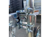 Поворотный кронштейн для опорного колеса SDV009