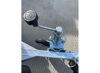 Поворотный кронштейн для опорного колеса SDV009